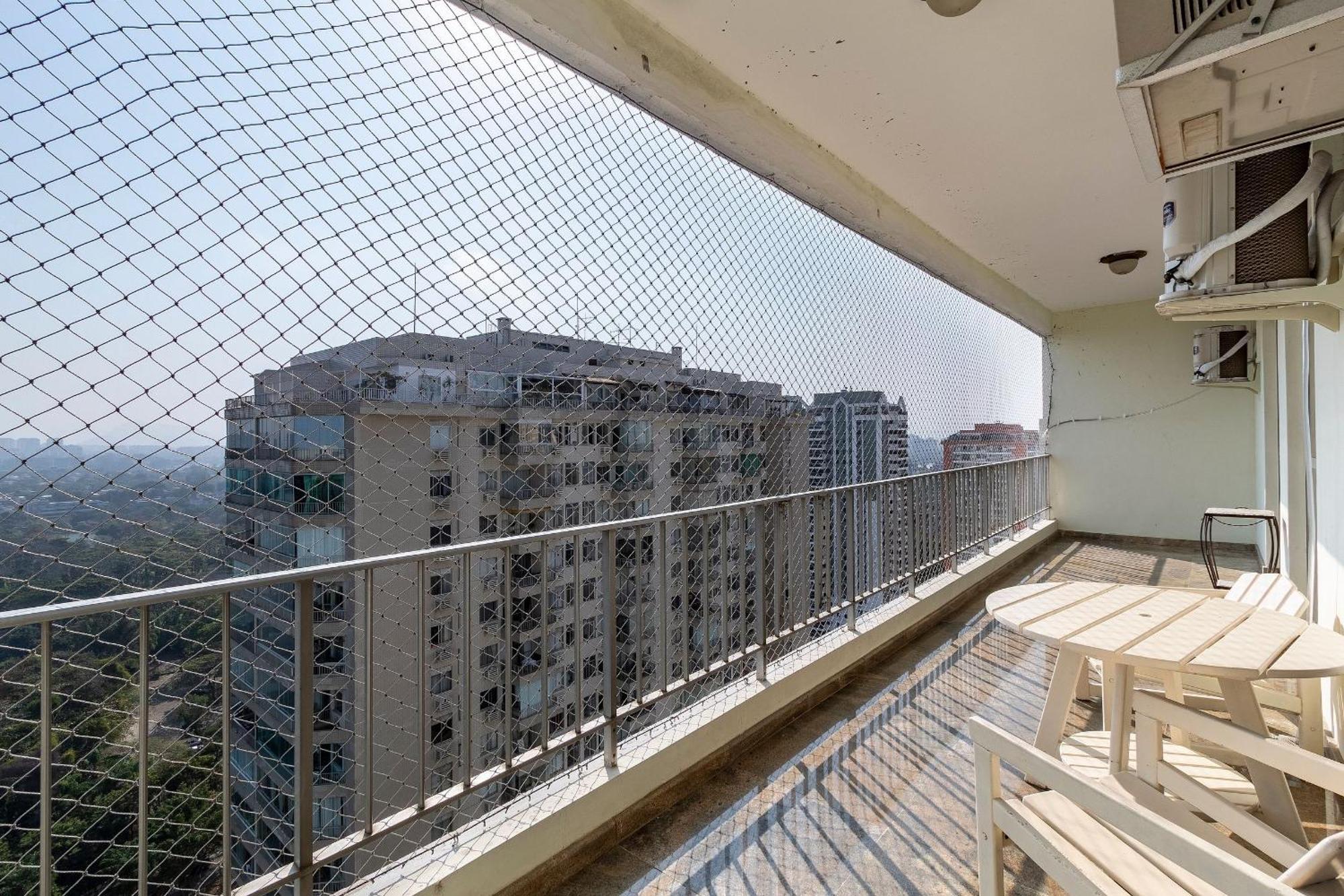 Linda Vista C/ Varanda E Banheira A 8 Min Da Praia Rumah liburan Rio de Janeiro